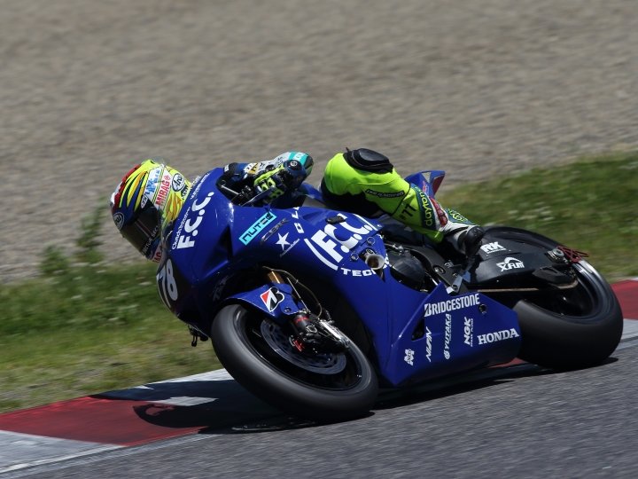 Japan-04.06.15_1.jpg