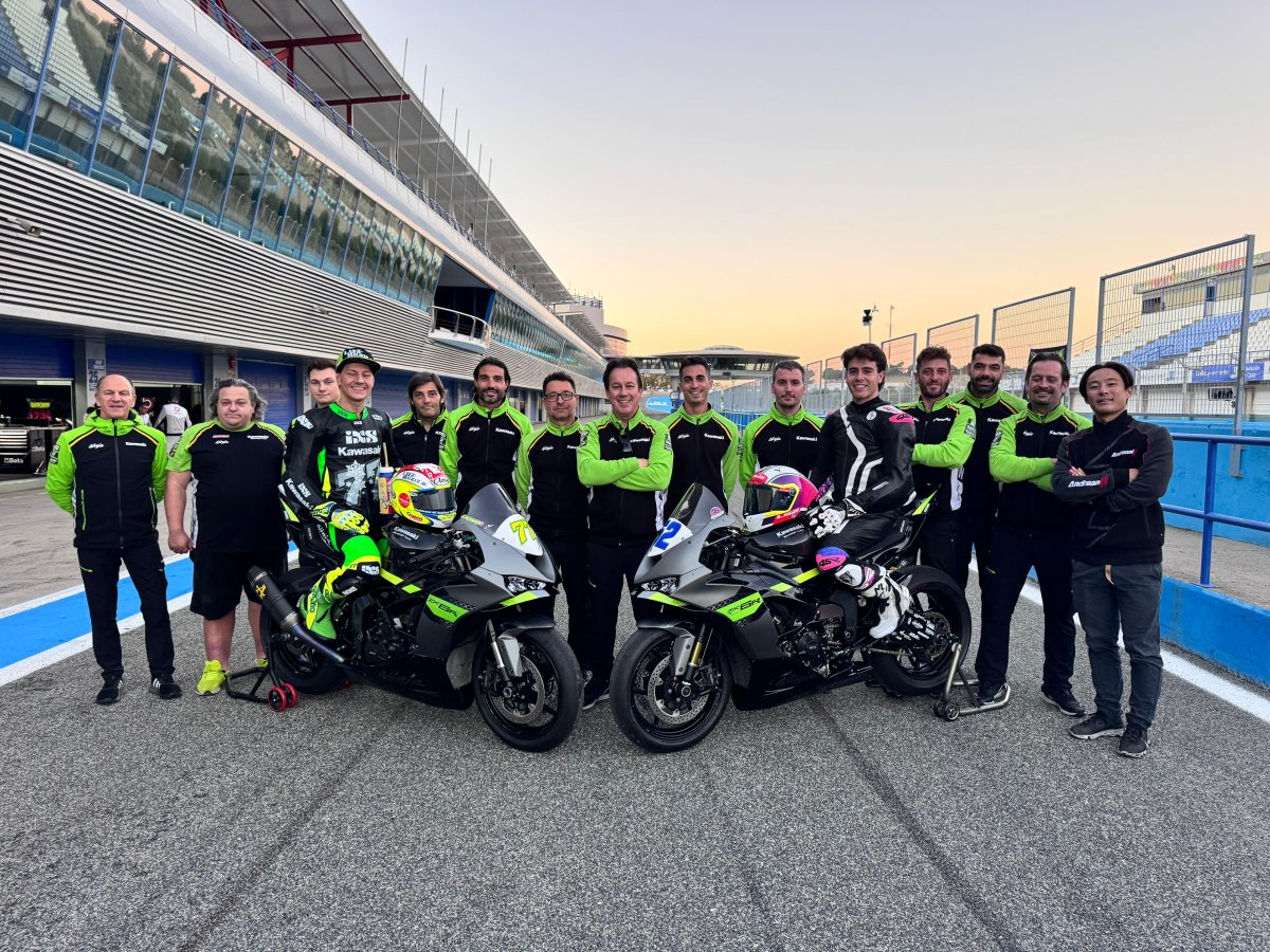 Team-Kawasaki.jpg